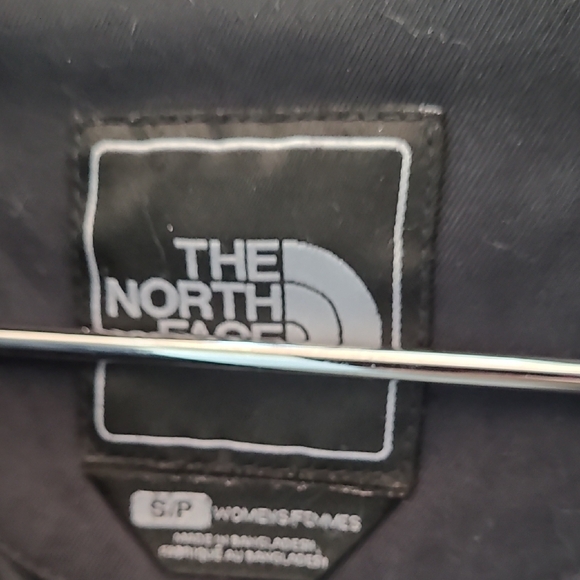 The North Face Women's Black Ski Jacket - Picture 10 of 17